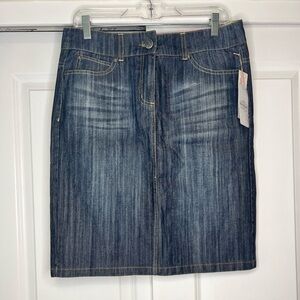 DownEast Basics Rollercoaster low rise five pocket denim skirt